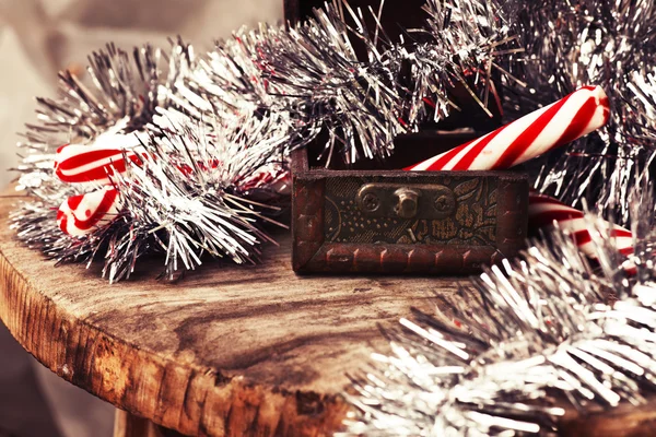 Weihnachtsbonbons in Schachtel — Stockfoto