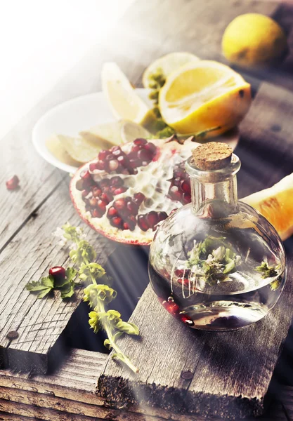 Ripe Juicy pomegranate — Stock Photo, Image