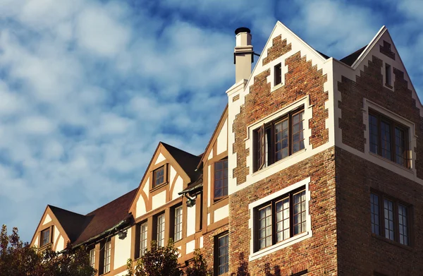 Rood bakstenen huis — Stockfoto