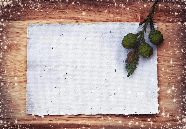 Ramas de abeto con papel en blanco —  Fotos de Stock