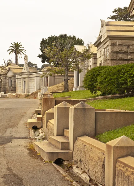 Mausolea op Oakland begraafplaats in Californië — Stockfoto