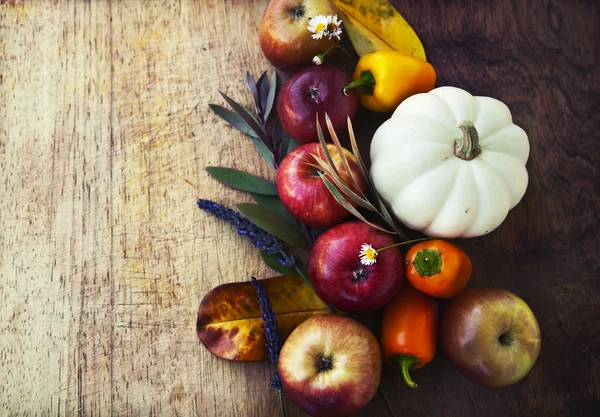 Seasonal fruits and vegetables — Stock Photo, Image