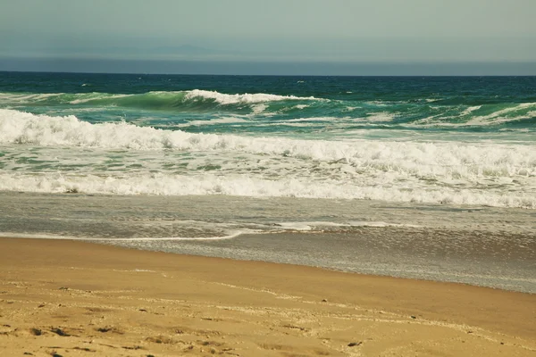 Hermosa playa y mar tropical — Foto de Stock