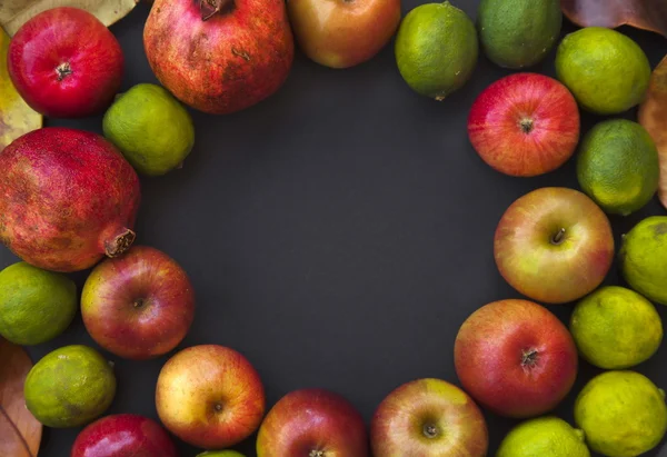 Background with apples and  limes — Stock Photo, Image