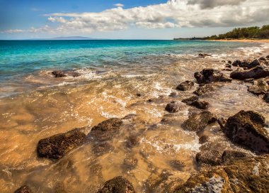 Okyanus ve dağ, ada Maui, Hawaii