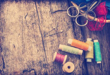 Makas ve bobin konu ile