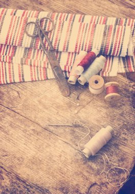 Makas ve bobin konu ile