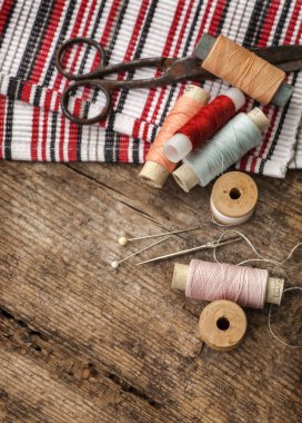 Makas ve bobin konu ile