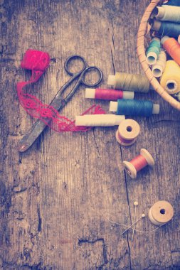 Makas ve bobin konu ile