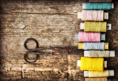 Makas ve bobin konu ile