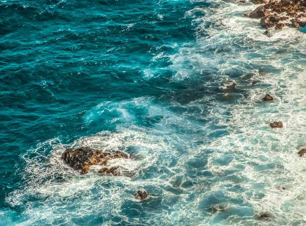 Acqua dell'oceano e rocce — Foto Stock