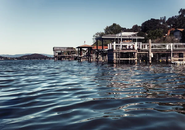 Cabana de pesca no Clear Lake — Fotografia de Stock