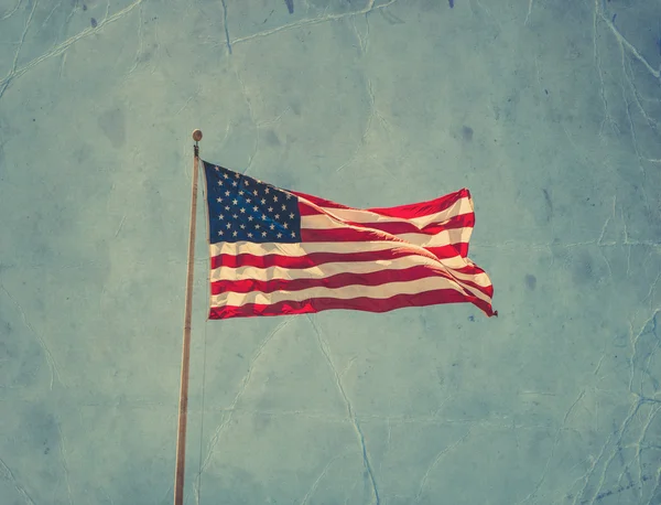 Bandiera americana su cielo blu — Foto Stock