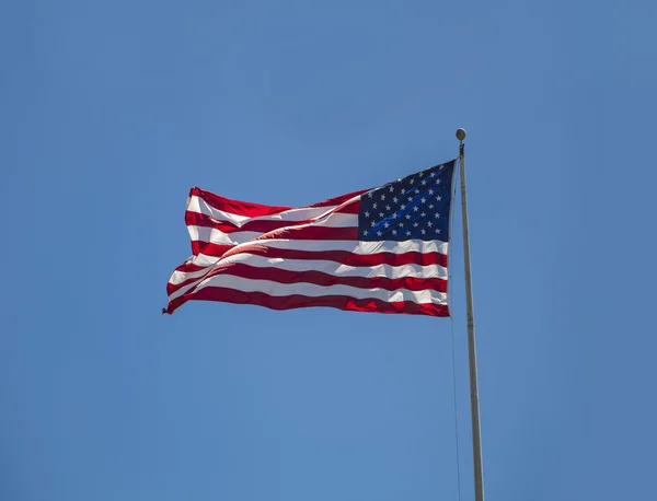 Bandiera americana su cielo blu — Foto Stock