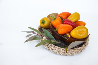 Kırmızı ve sarı biberler