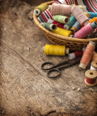 Makas ve bobin konu ile