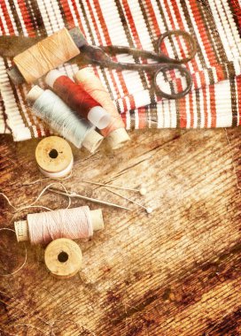 Makas ve bobin konu ile