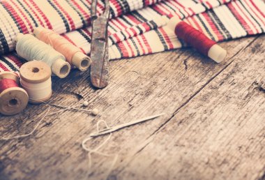 Makas ve bobin konu ile