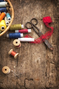 Makas ve bobin konu ile