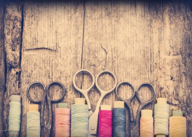 Makas ve bobin konu ile