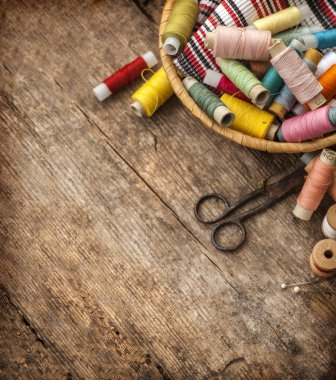 Makas ve bobin konu ile