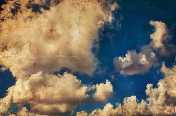 Nuvens brancas no céu azul — Fotografia de Stock