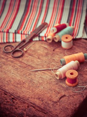 Makas ve bobin konu ile