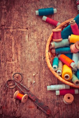 Makas ve bobin konu ile