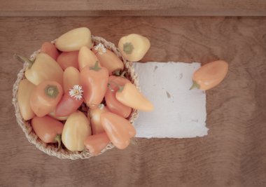 sepet içinde biber ile teması düşmek