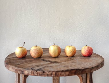 Satırdaki lezzetli elma