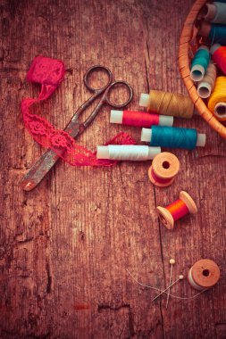 Makas ve bobin konu ile