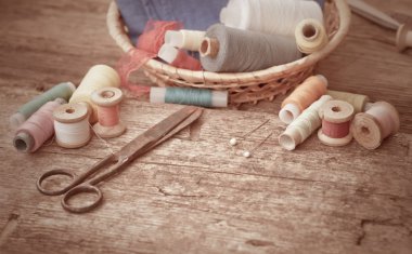 Makas ve bobin konu ile