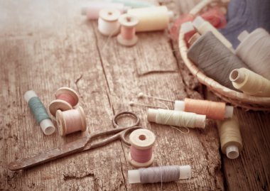 Makas ve bobin konu ile