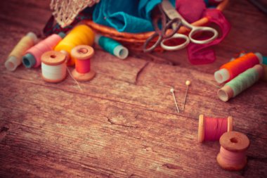 Makas ve bobin konu ile