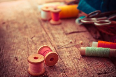 Makas ve bobin konu ile