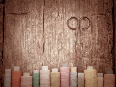 Makas ve bobin konu ile