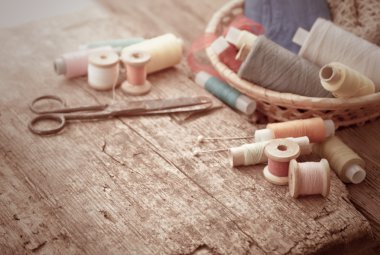 Makas ve bobin konu ile