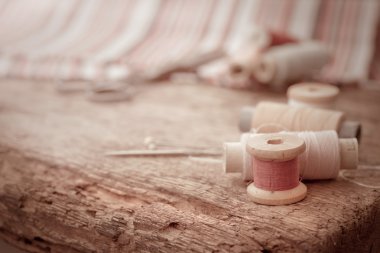 Makas ve bobin konu ile