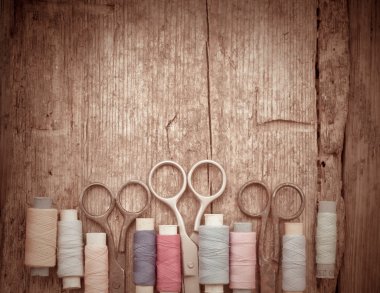 Makas ve bobin konu ile