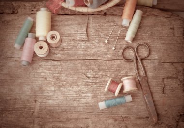 Makas ve bobin konu ile