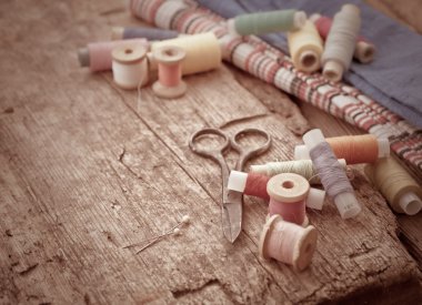 Makas ve bobin konu ile