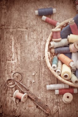 Makas ve bobin konu ile