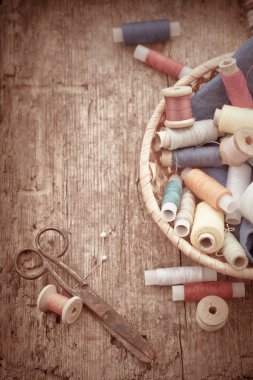 Makas ve bobin konu ile