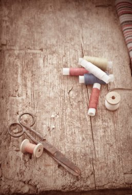 Makas ve bobin konu ile