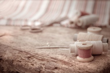 Makas ve bobin konu ile