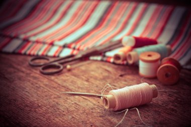 Makas ve bobin konu ile