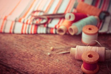 Makas ve bobin konu ile