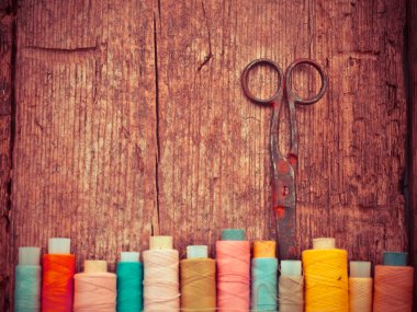 Makas ve bobin konu ile