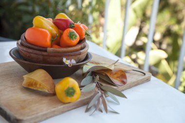 Küçük biber, yaprakları ile arka plan