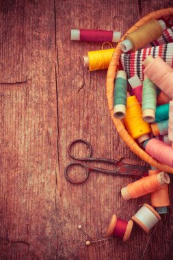 Makas ve bobin konu ile